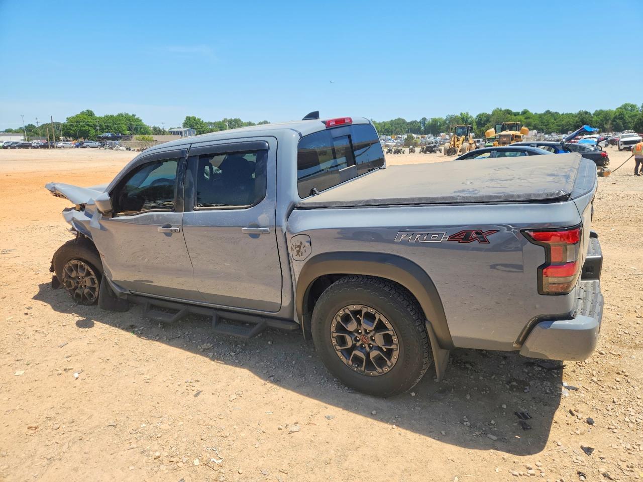 2024 NISSAN FRONTIER PRO-4X photo 3