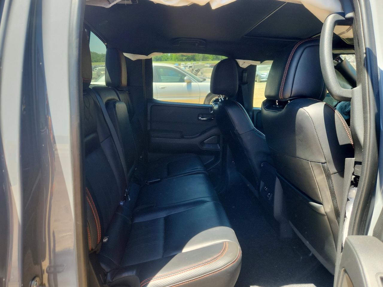 2024 NISSAN FRONTIER PRO-4X photo 19
