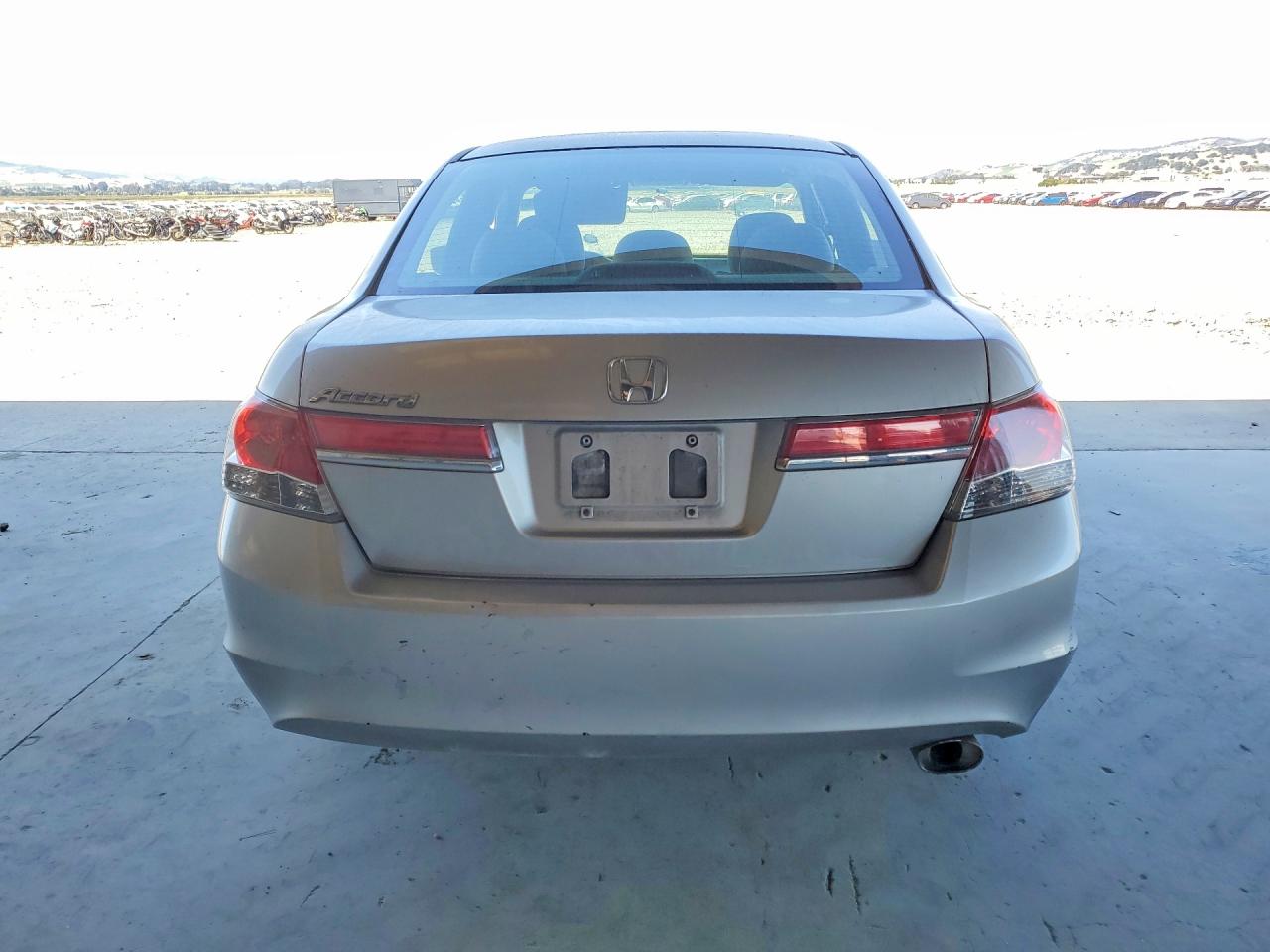 2012 HONDA ACCORD LX photo 11