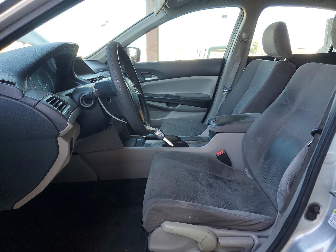 2012 HONDA ACCORD LX photo 13