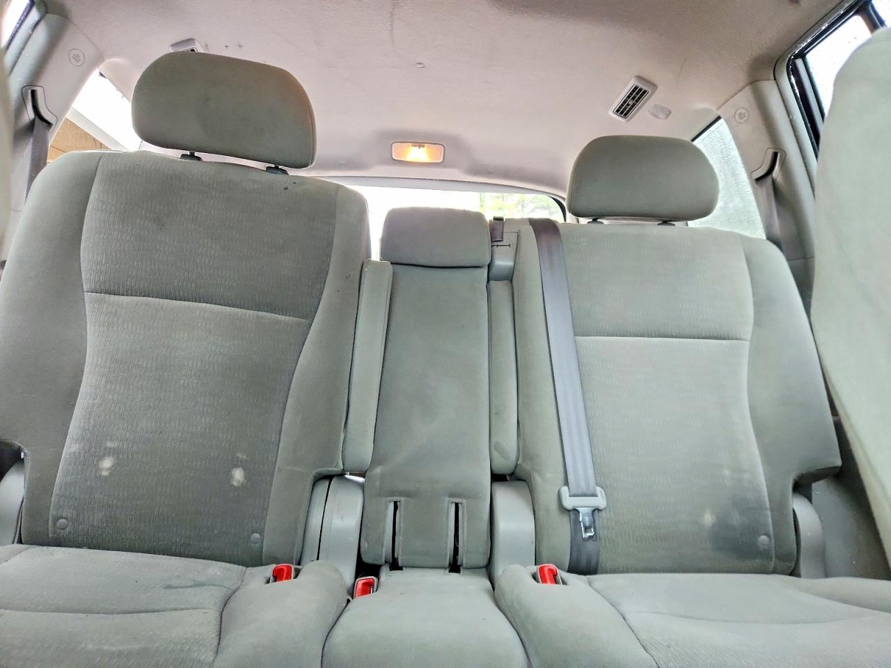 2011 TOYOTA HIGHLANDER BASE photo 10