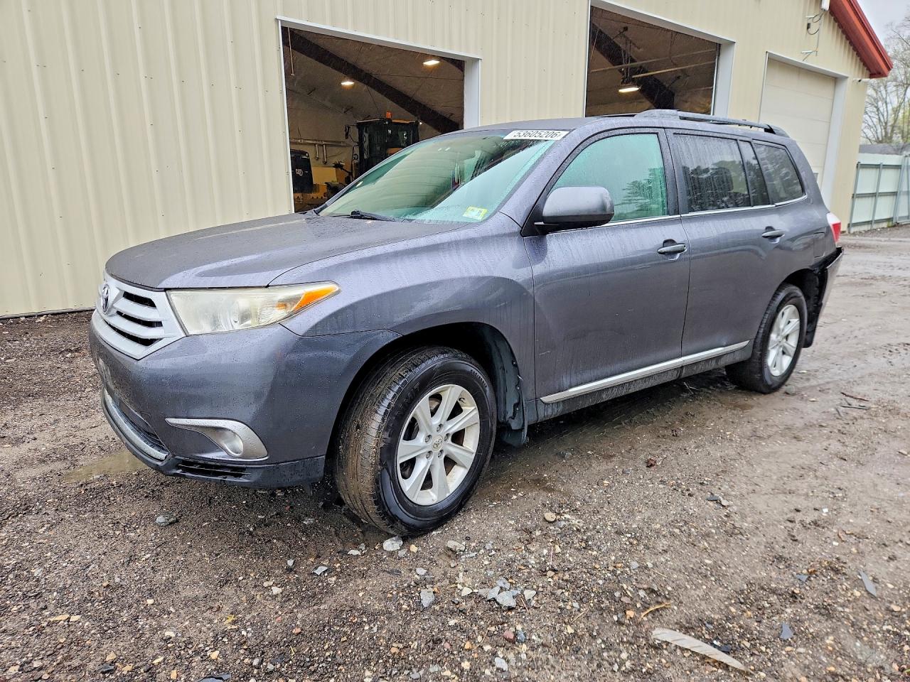 2011 TOYOTA HIGHLANDER