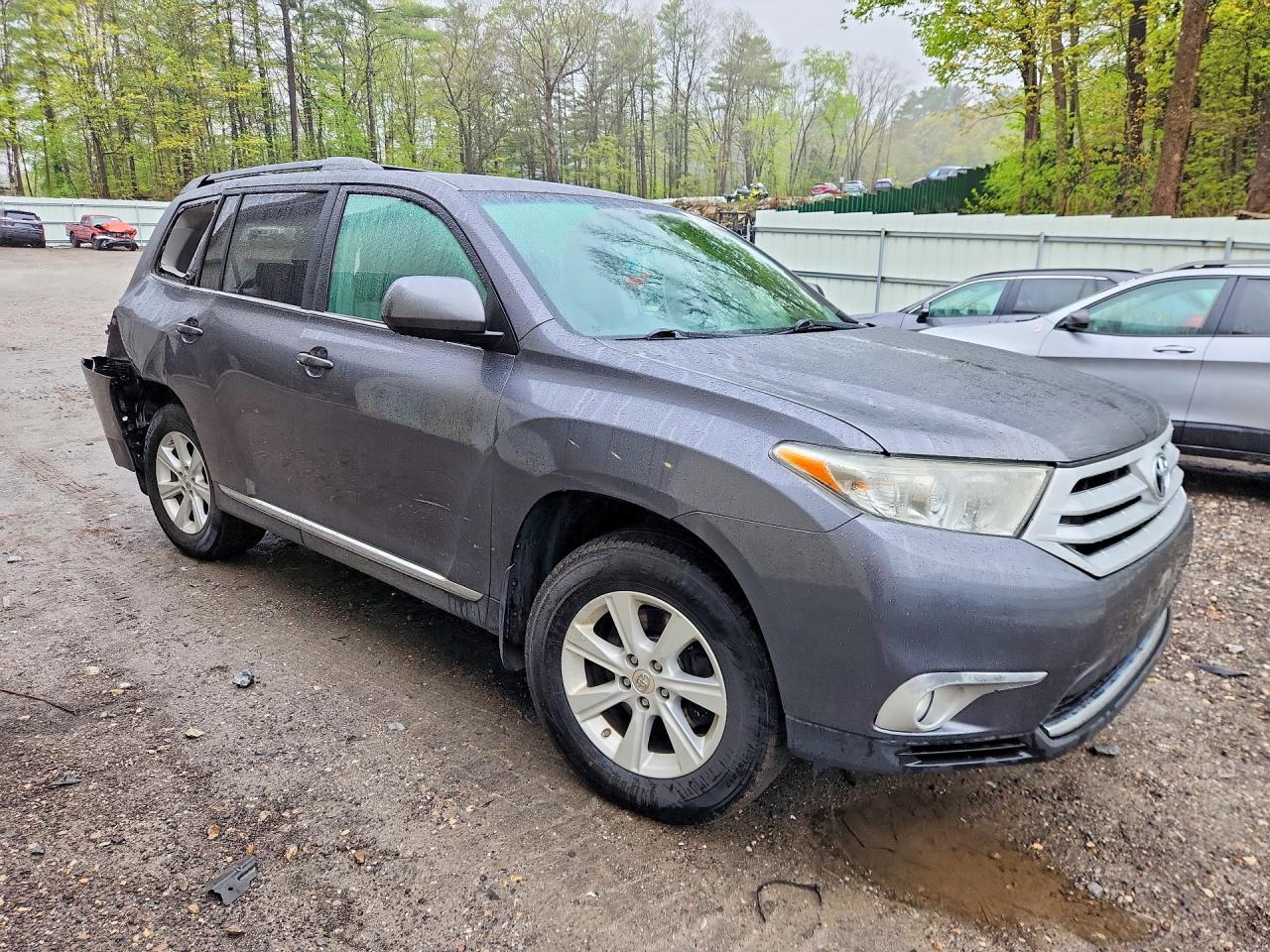 2011 TOYOTA HIGHLANDER BASE photo 4