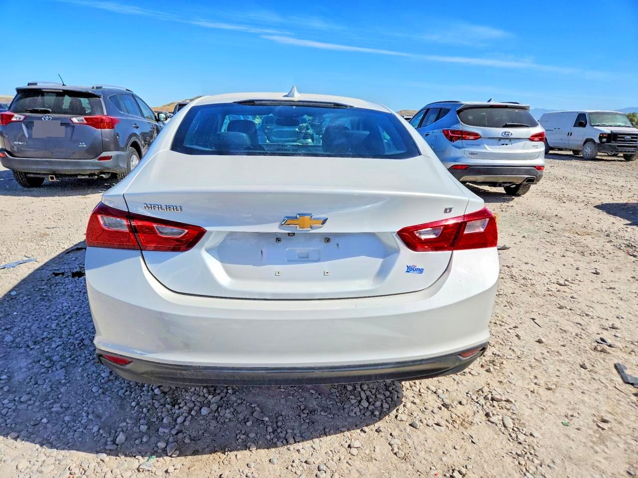 2017 CHEVROLET MALIBU LT photo 11