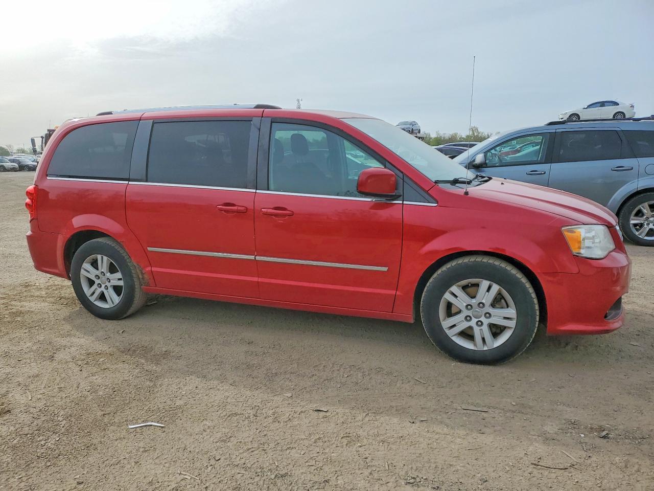2013 DODGE GRAND CARAVAN CREW photo 4