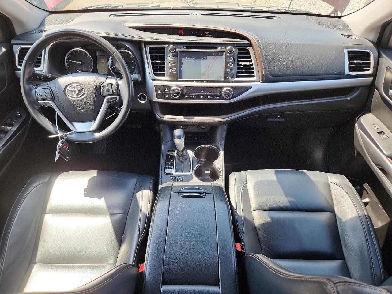 2018 TOYOTA HIGHLANDER XLE photo 15