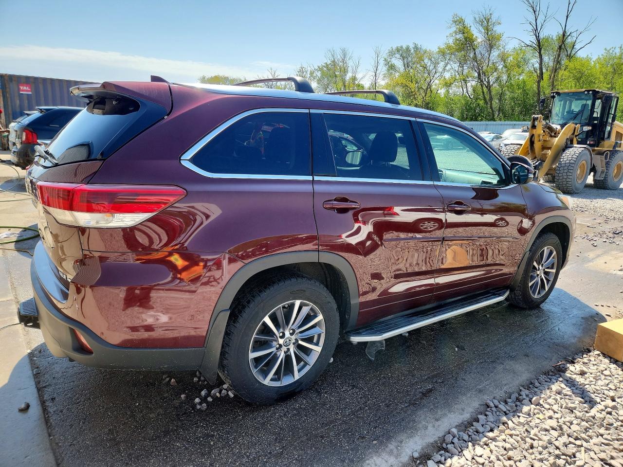 2018 TOYOTA HIGHLANDER XLE photo 5