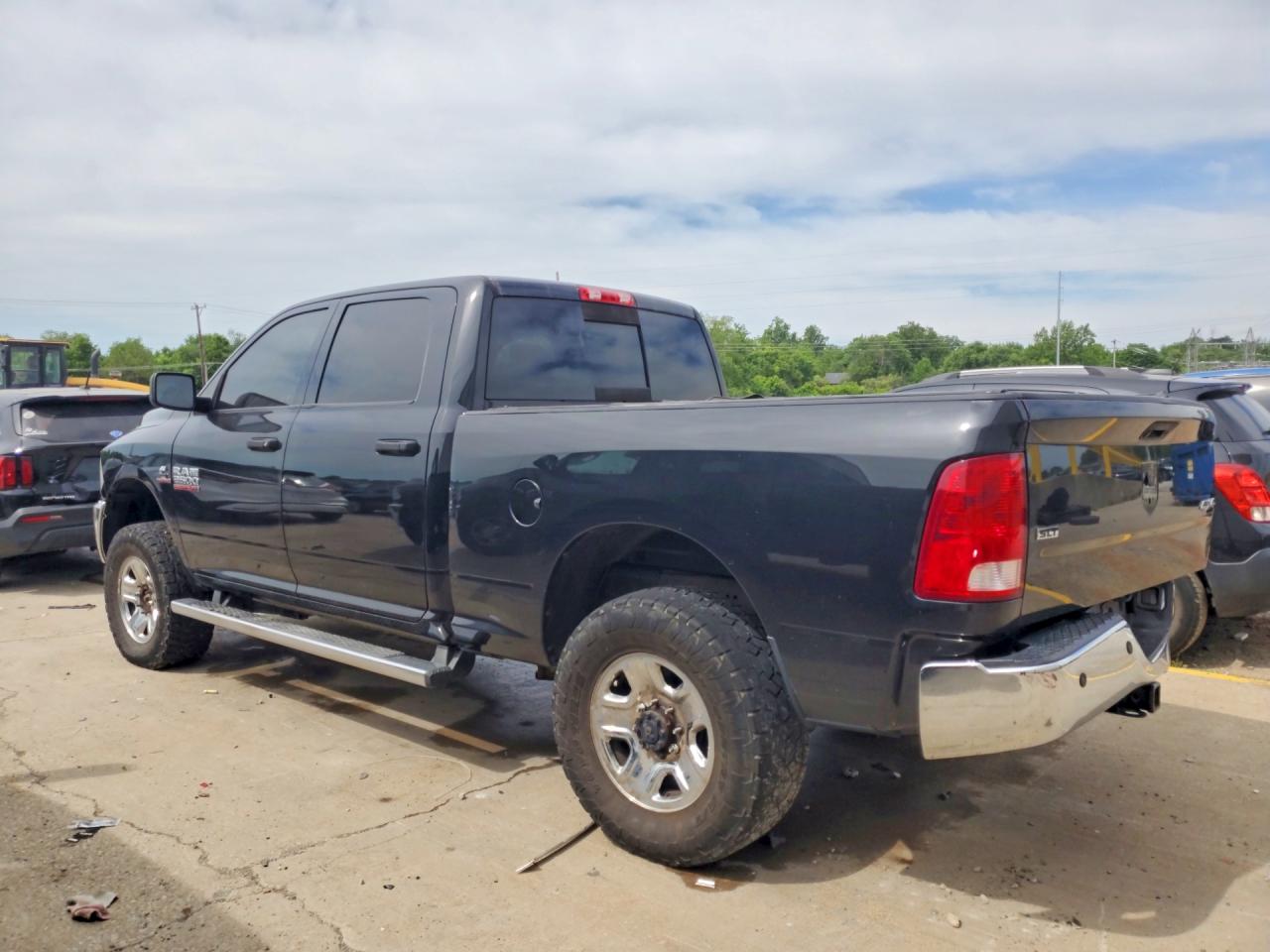 2016 RAM 2500 SLT photo 2