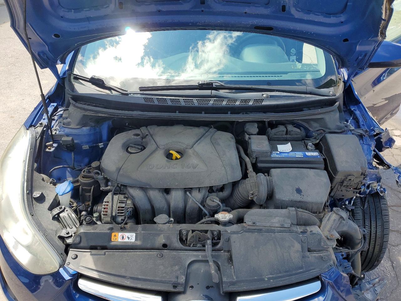 2015 HYUNDAI ELANTRA SE photo 31