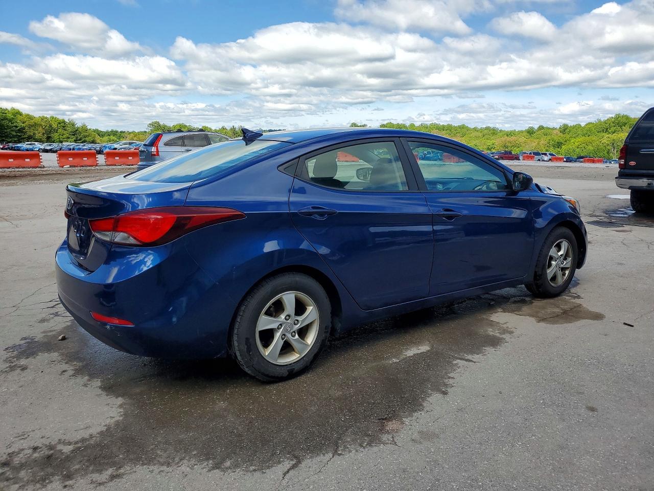 2015 HYUNDAI ELANTRA SE photo 7