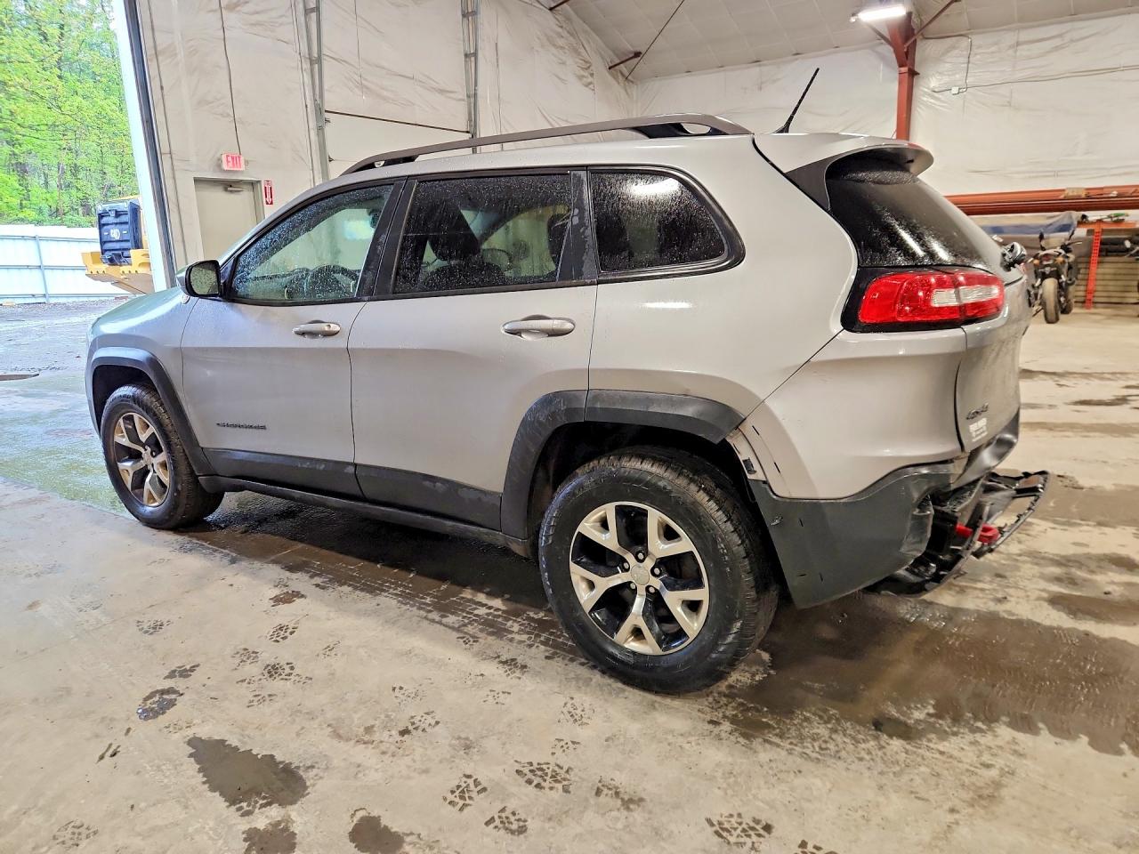 2015 JEEP CHEROKEE TRAILHAWK photo 3