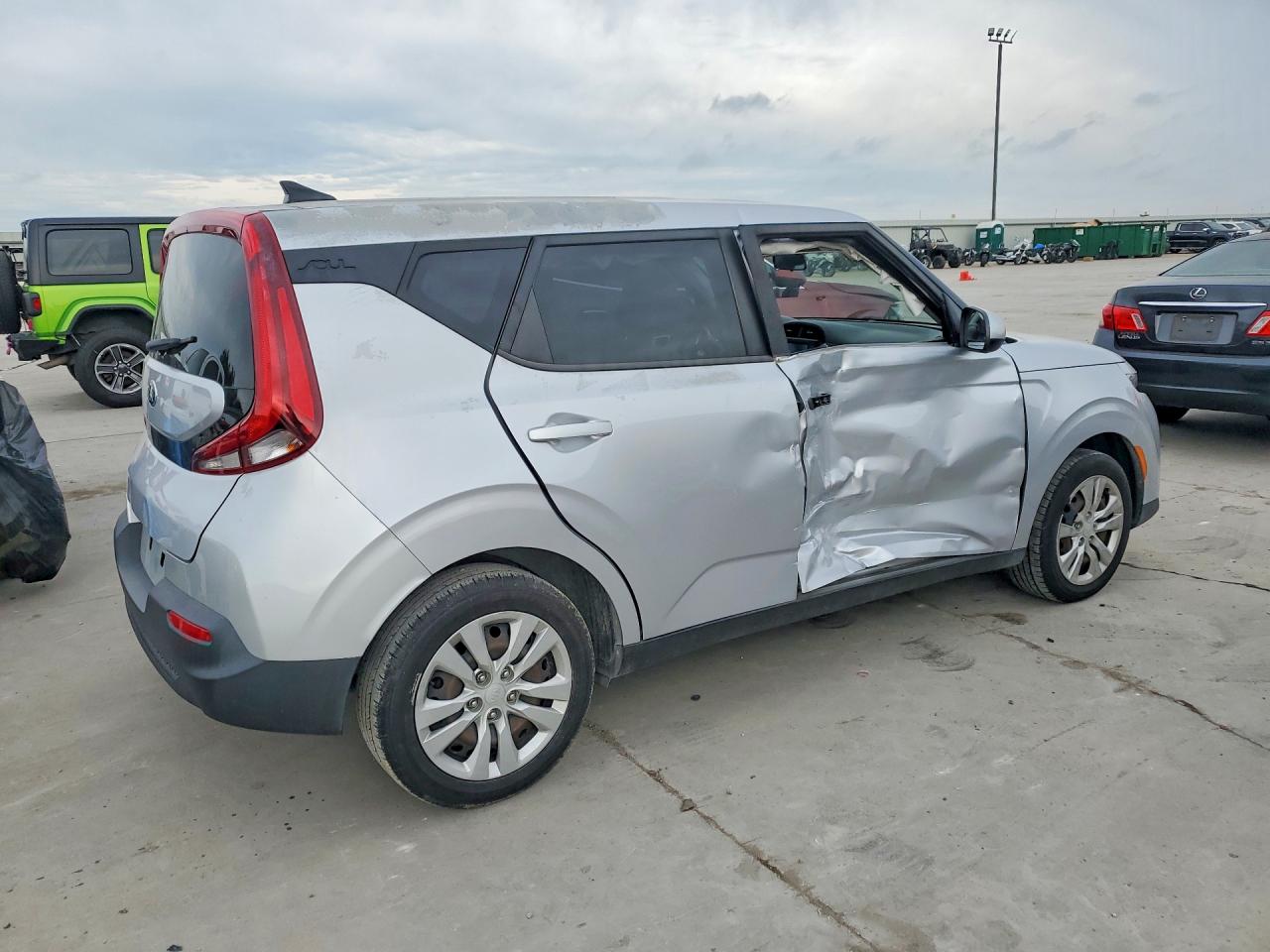 2020 KIA SOUL LX photo 5