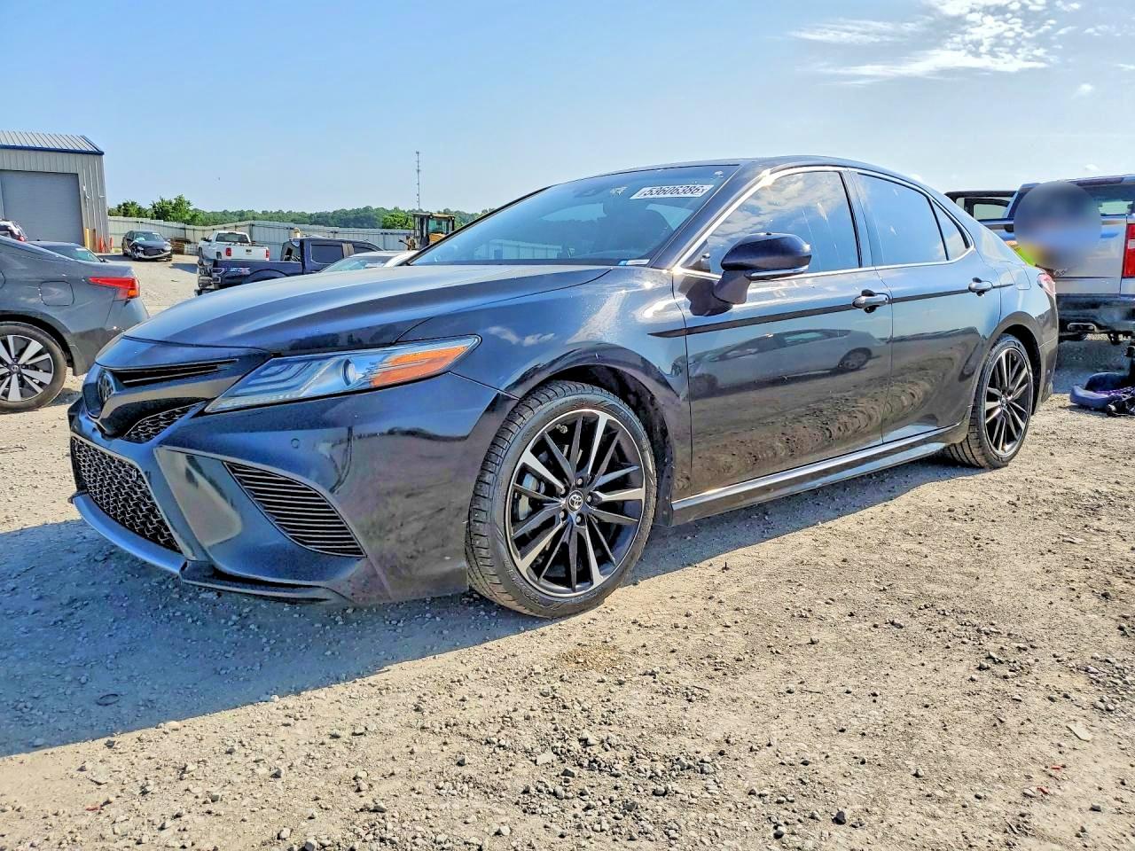 2018 TOYOTA CAMRY