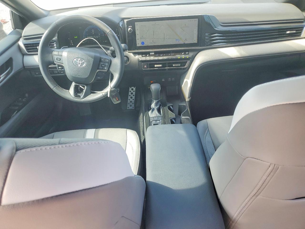 2025 TOYOTA CAMRY SE photo 13