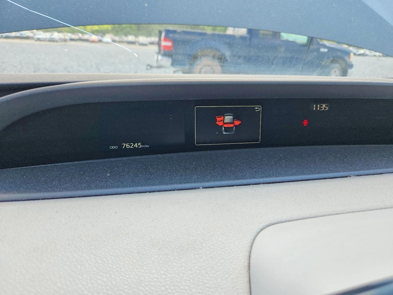 2017 TOYOTA PRIUS TWO photo 25