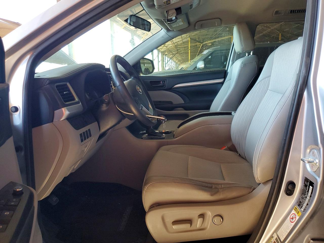 2016 TOYOTA HIGHLANDER LE PLUS photo 19