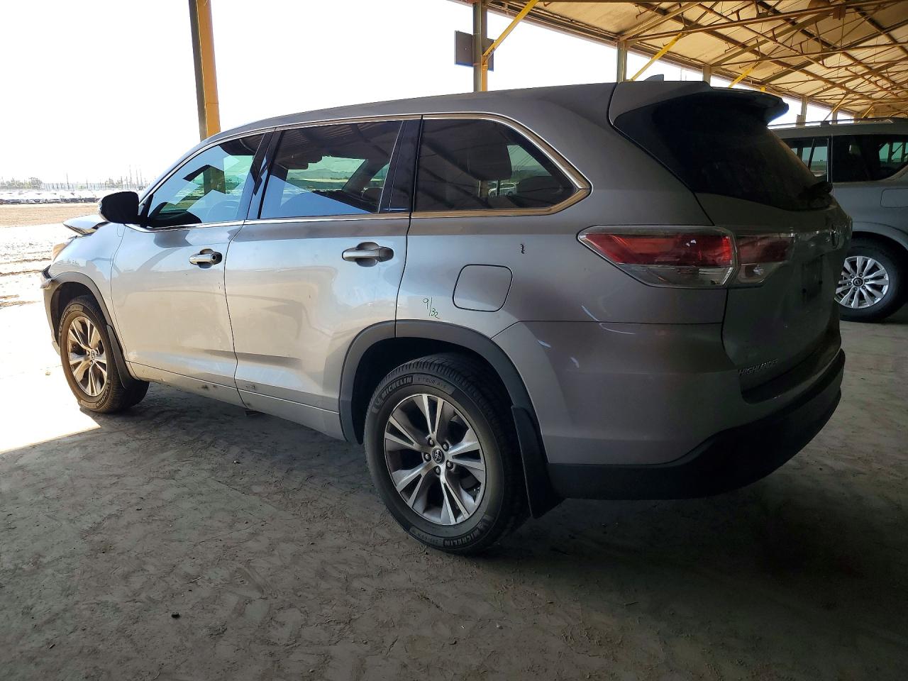 2016 TOYOTA HIGHLANDER LE PLUS photo 4