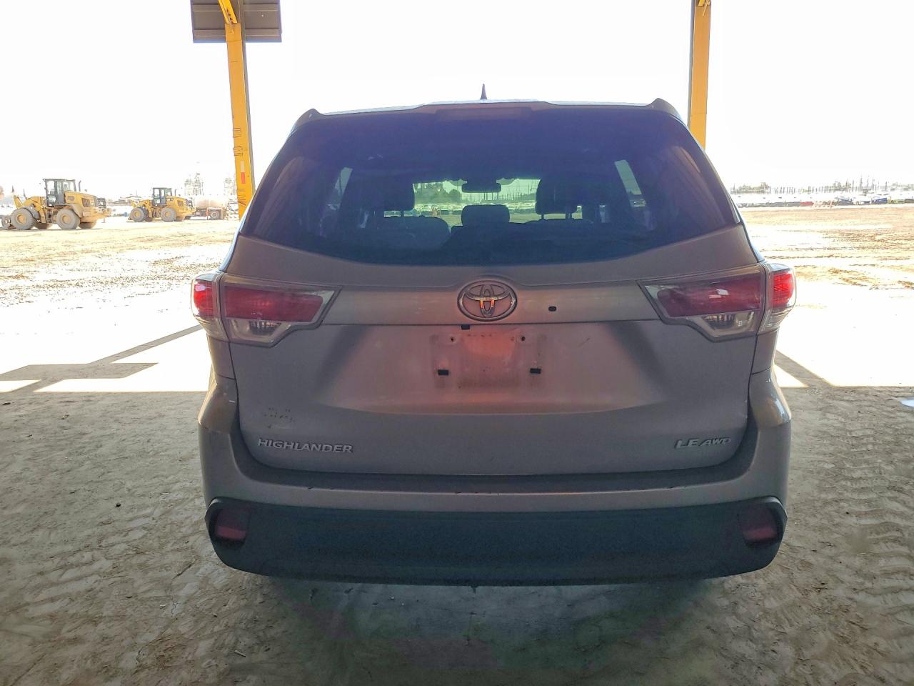 2016 TOYOTA HIGHLANDER LE PLUS photo 16