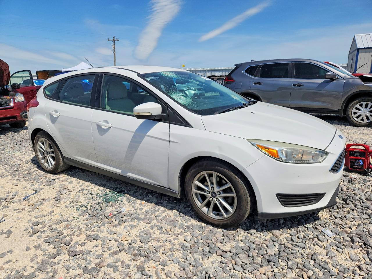 2015 FORD FOCUS SE photo 4