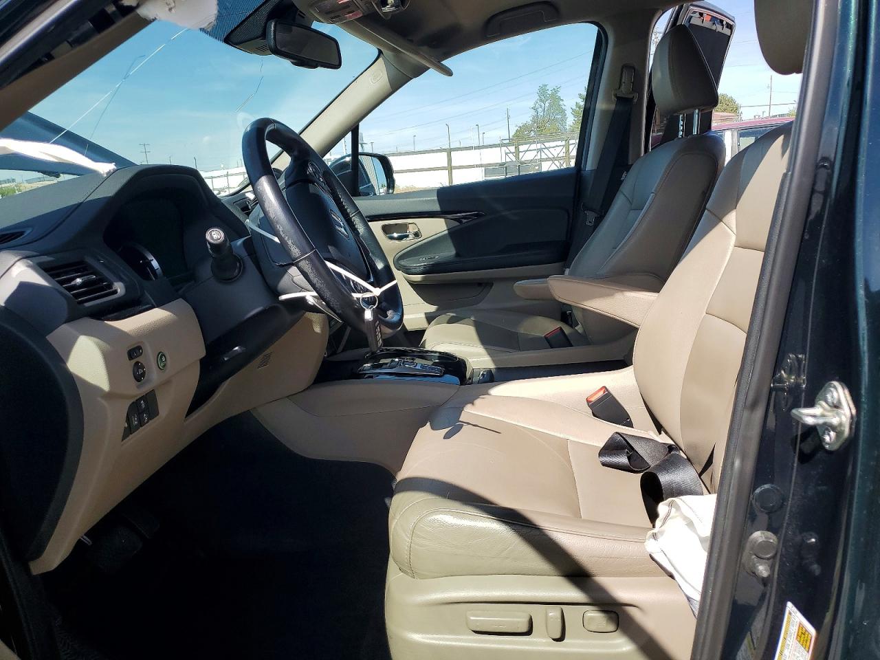 2016 HONDA PILOT TOURING photo 19