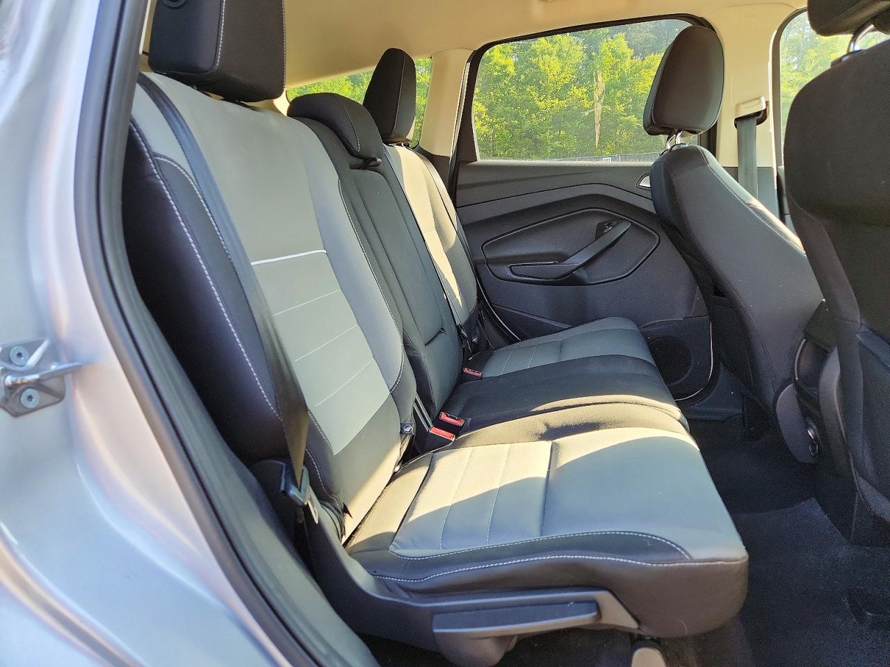 2015 FORD ESCAPE SE photo 31