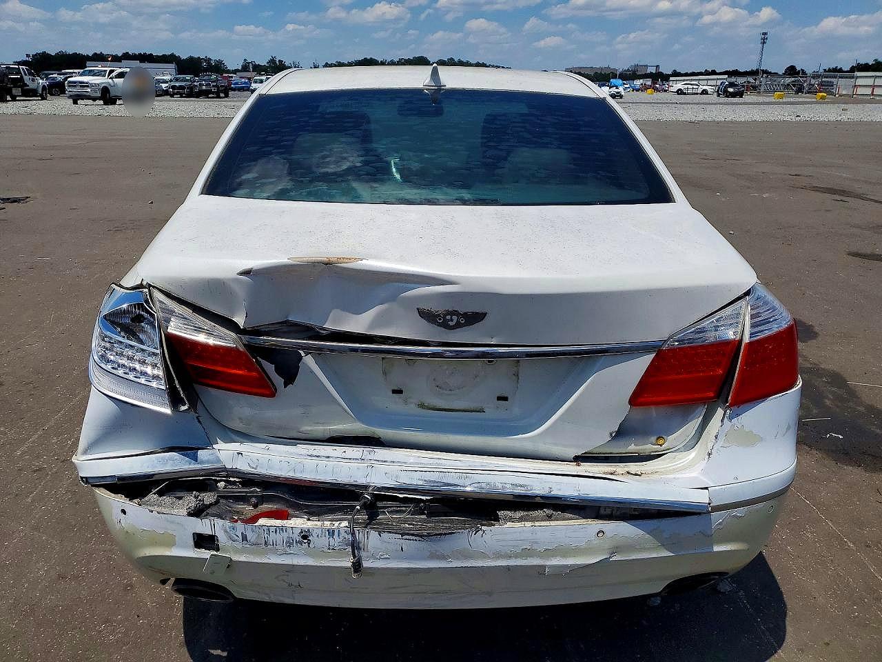 2011 HYUNDAI GENESIS 3.8L photo 11