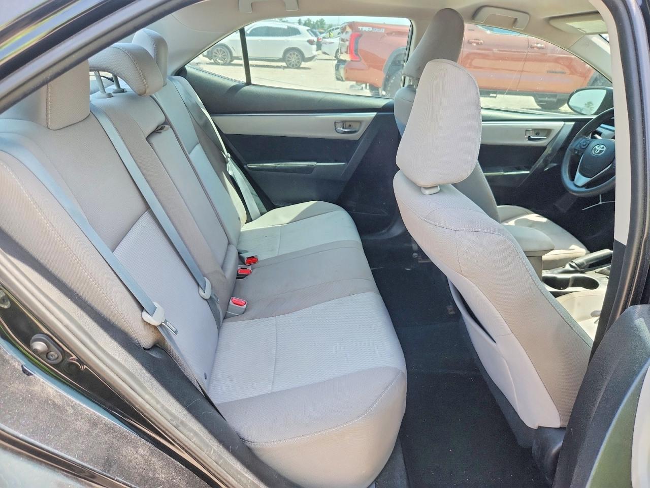 2015 TOYOTA COROLLA LE photo 28