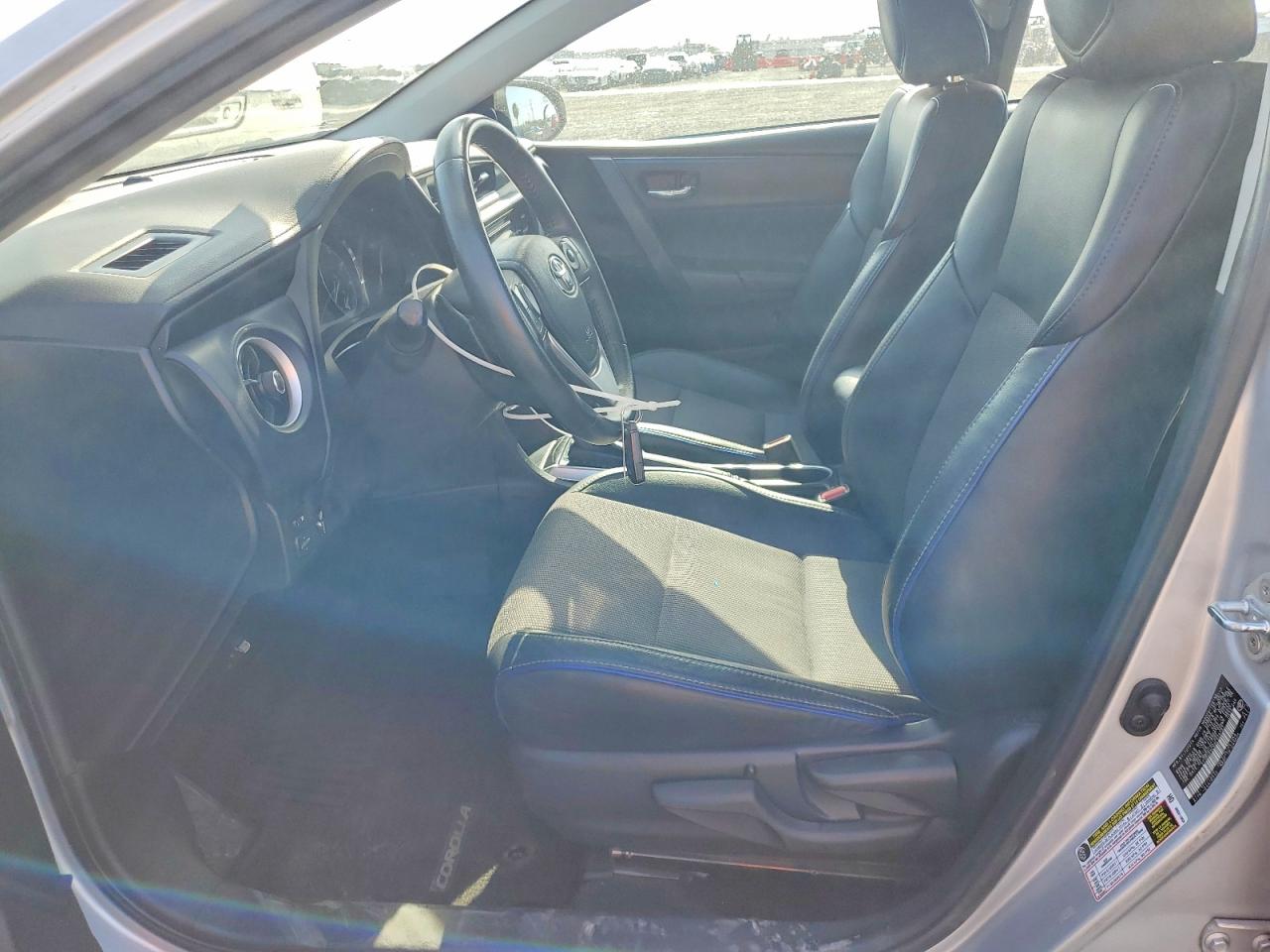 2017 TOYOTA COROLLA SE photo 13