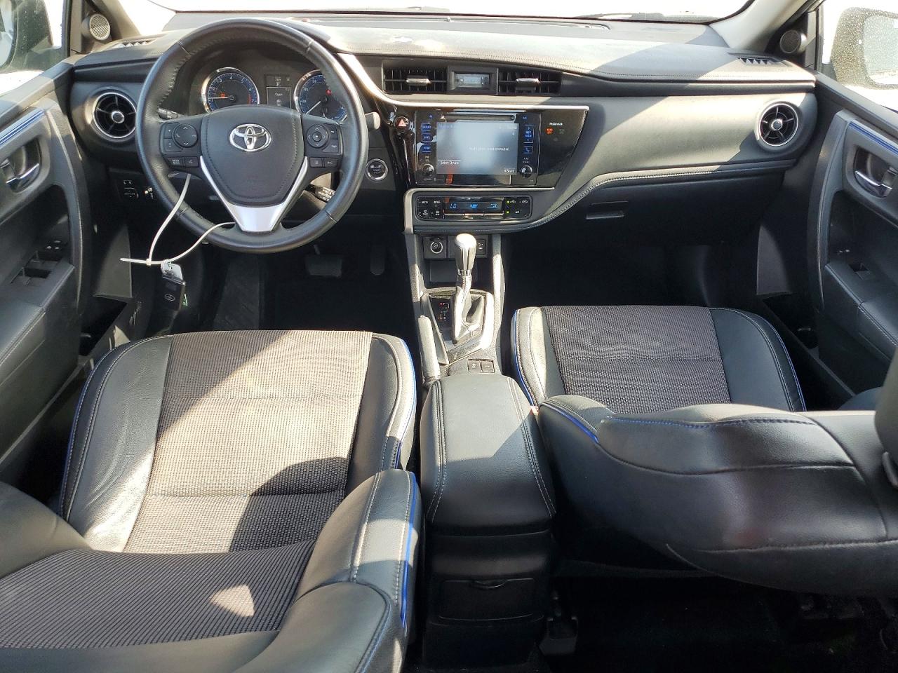 2017 TOYOTA COROLLA SE photo 15