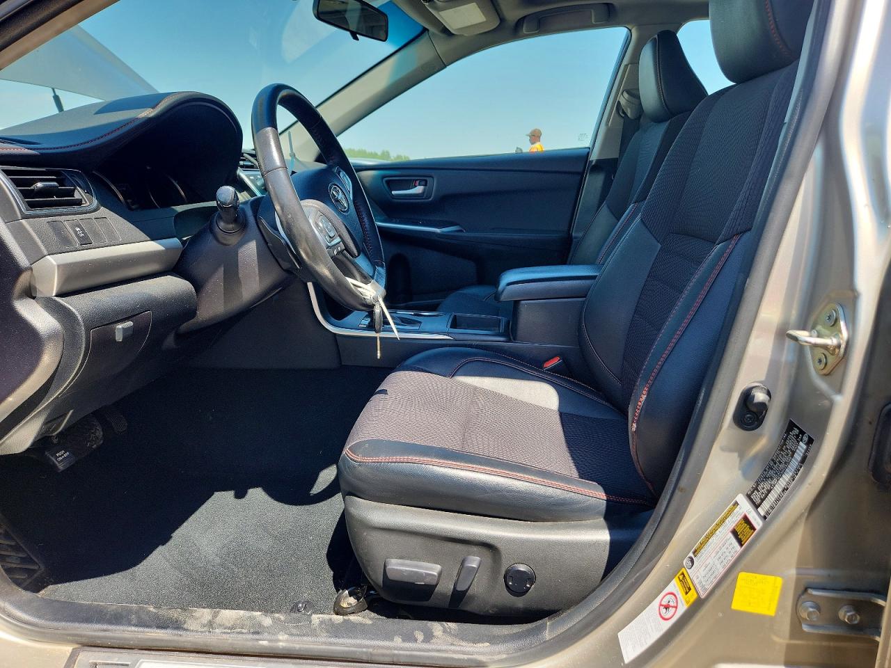 2017 TOYOTA CAMRY SE photo 13