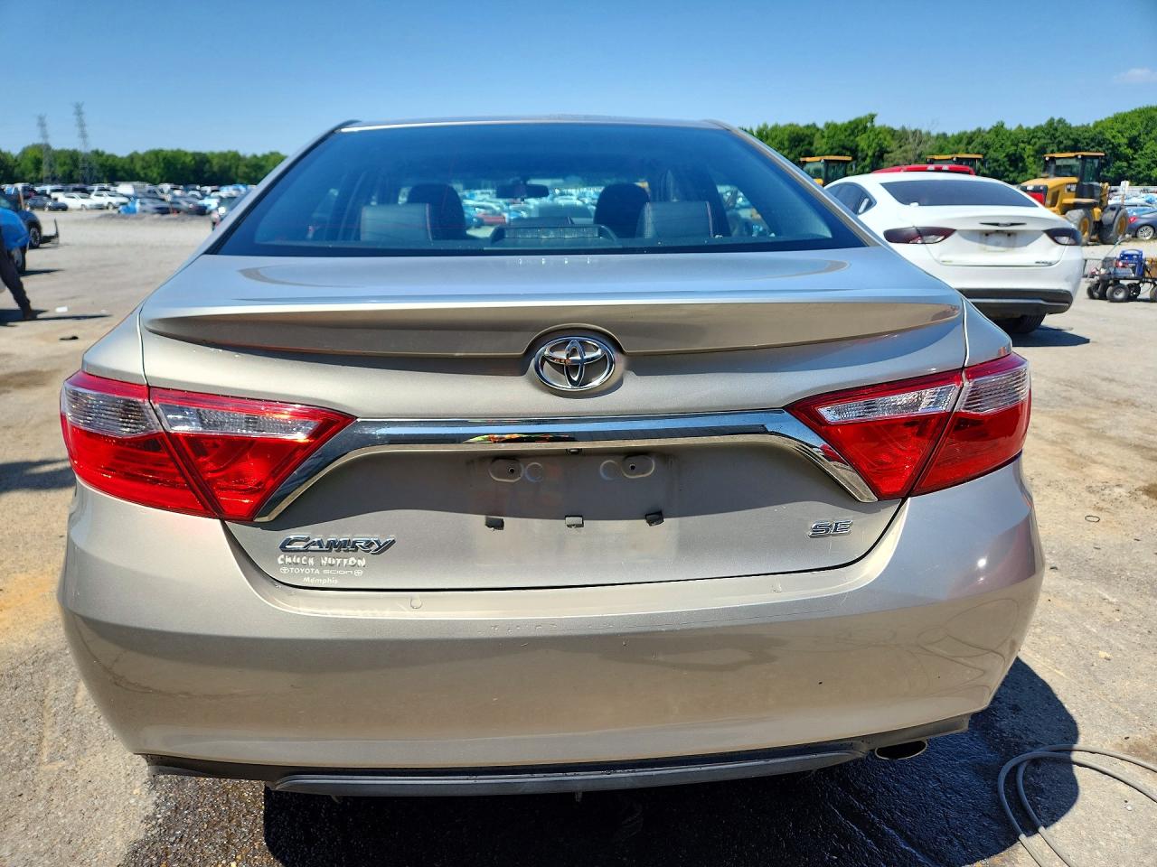 2017 TOYOTA CAMRY SE photo 11