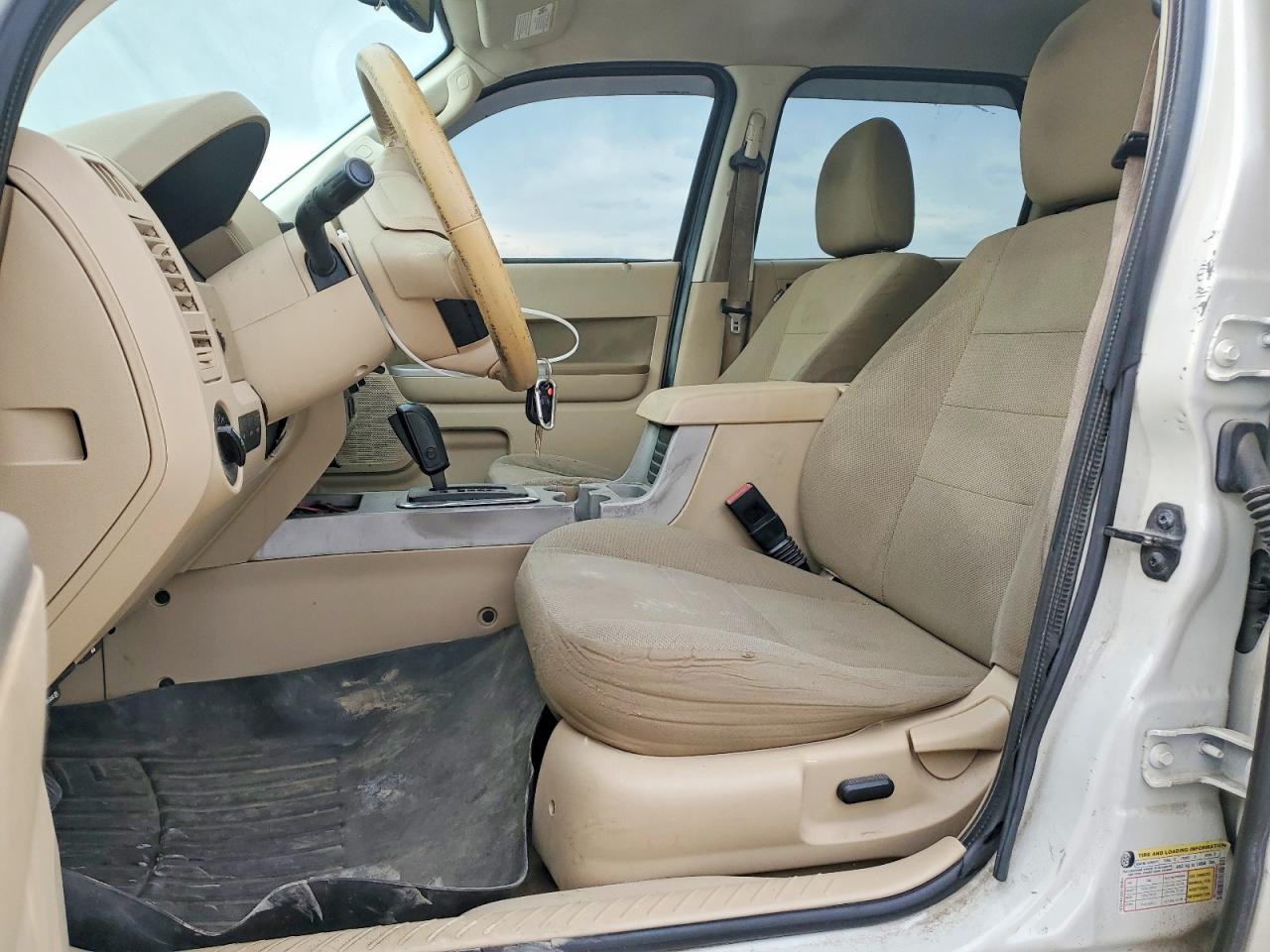 2010 FORD ESCAPE XLT photo 13