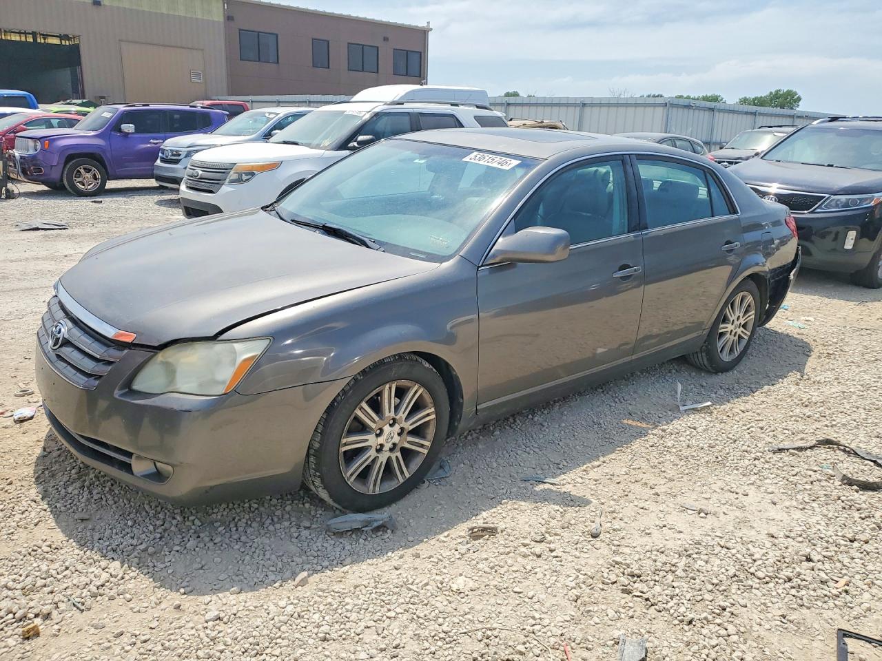 2005 TOYOTA AVALON