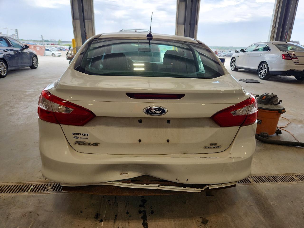 2014 FORD FOCUS SE photo 11
