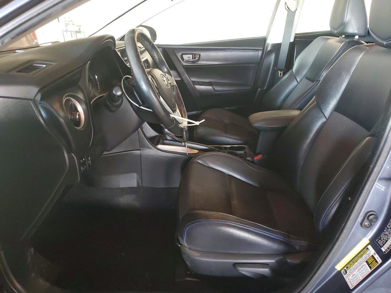 2017 TOYOTA COROLLA SE photo 13