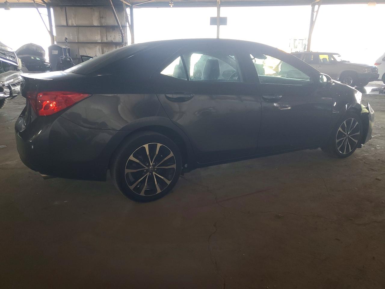 2017 TOYOTA COROLLA SE photo 5