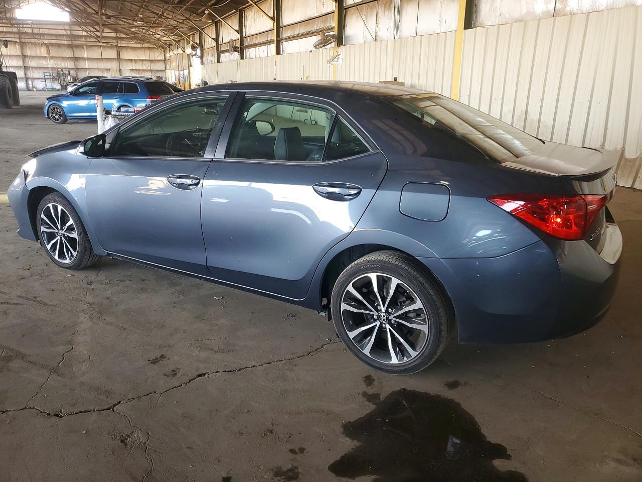 2017 TOYOTA COROLLA SE photo 3