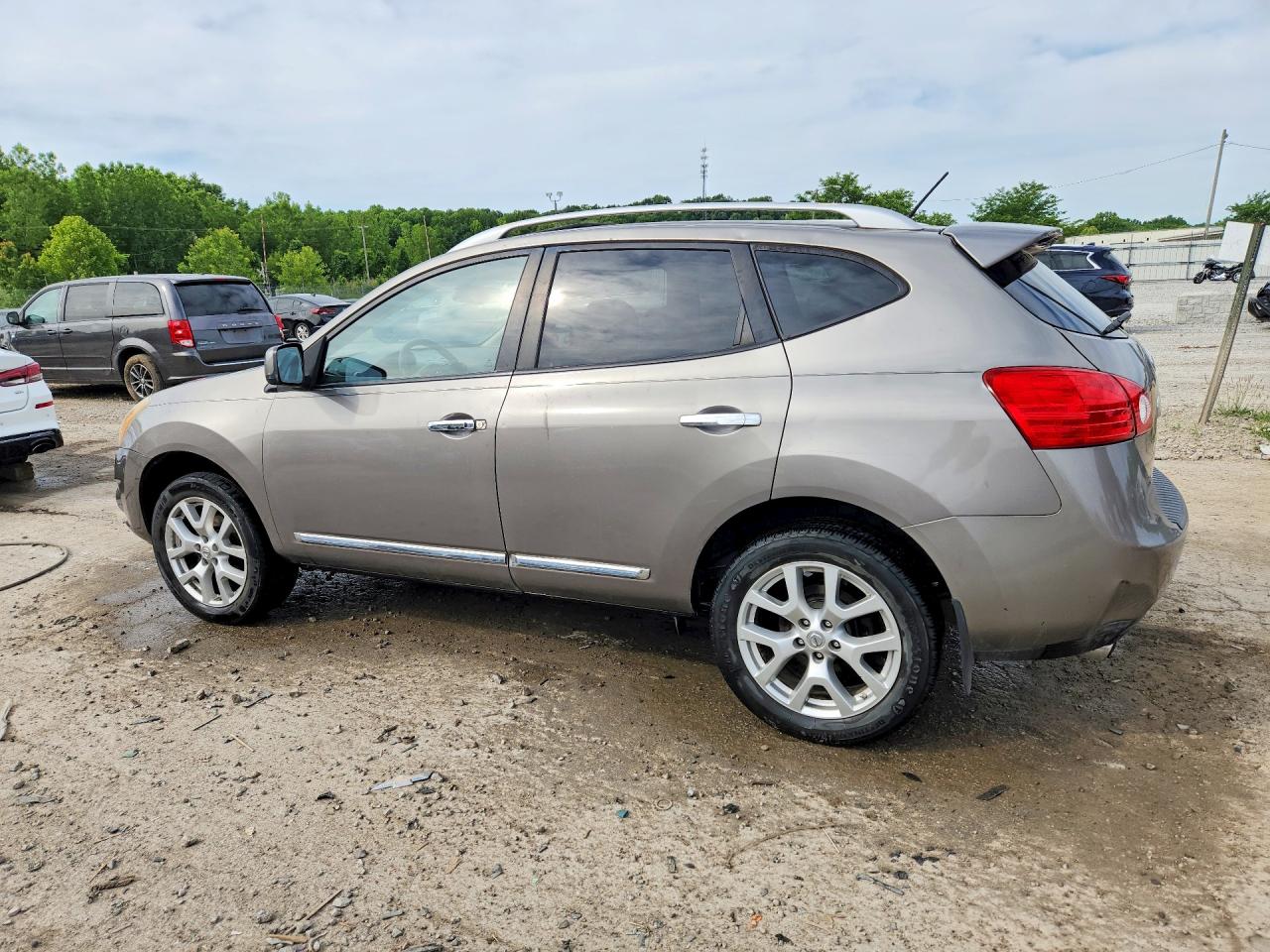 2011 NISSAN ROGUE S photo 4