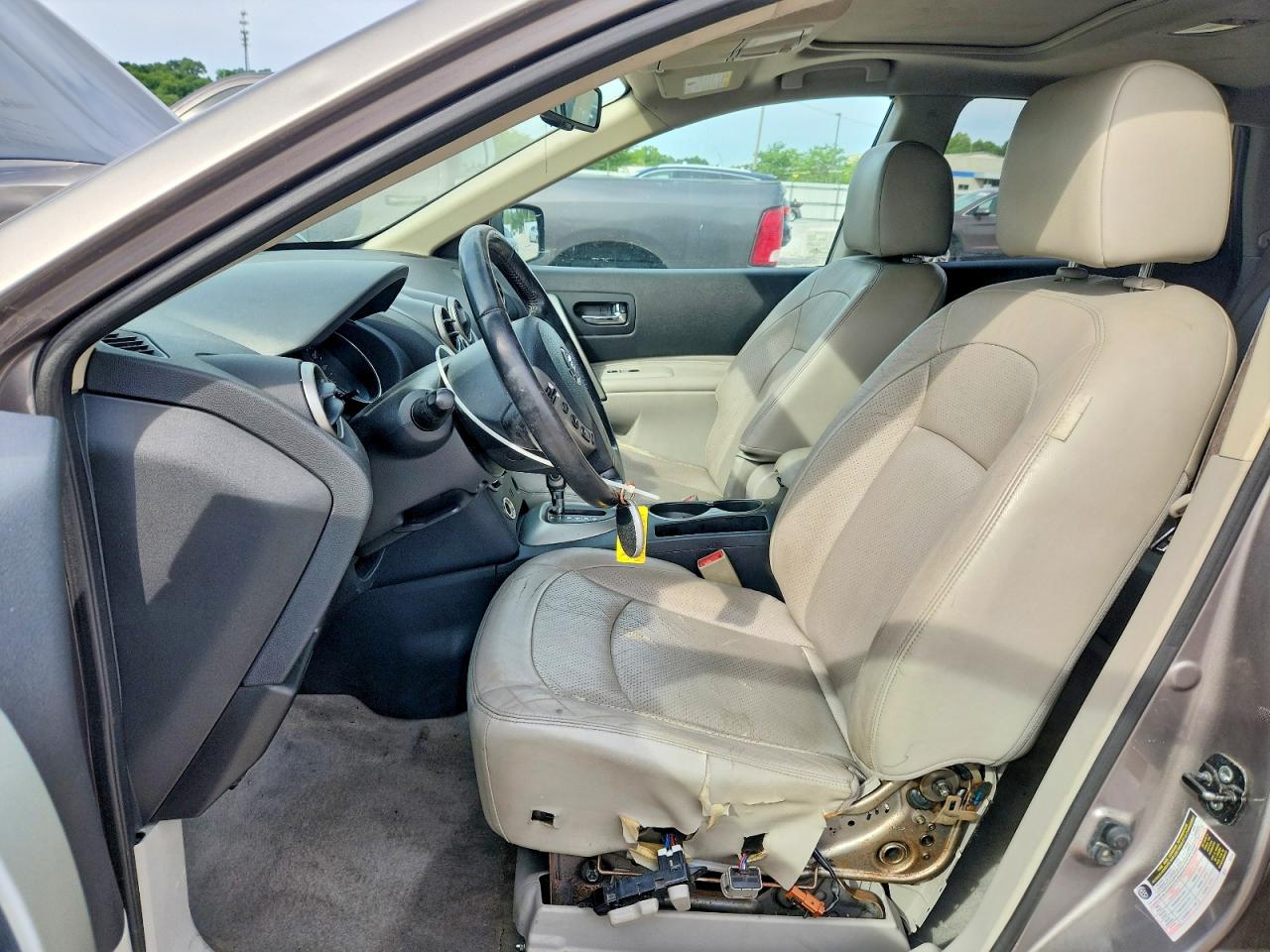 2011 NISSAN ROGUE S photo 19