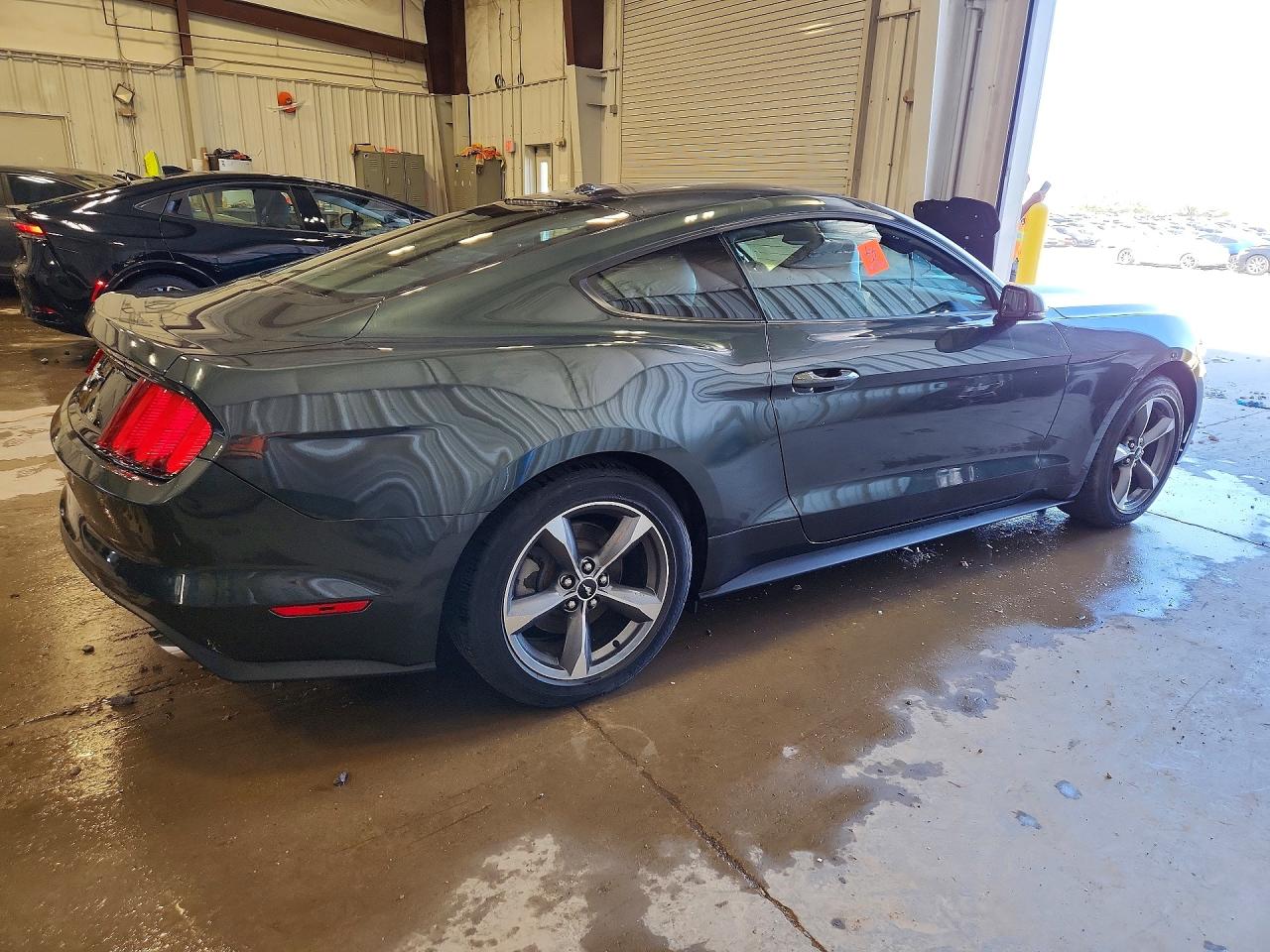 2015 FORD MUSTANG photo 5