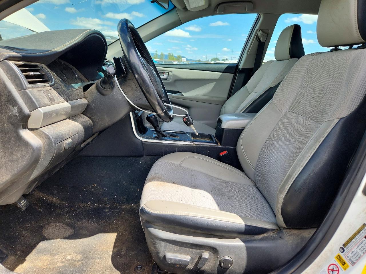 2017 TOYOTA CAMRY SE photo 19