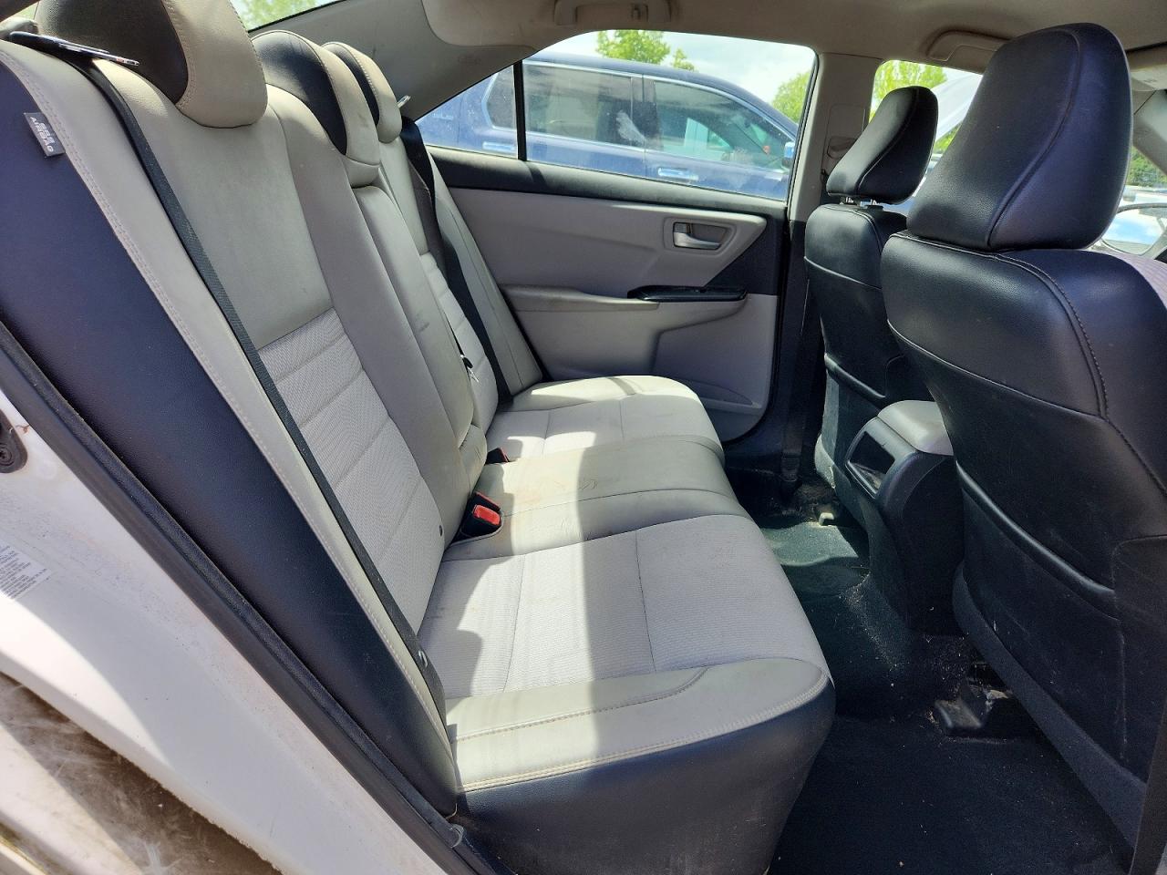 2017 TOYOTA CAMRY SE photo 28
