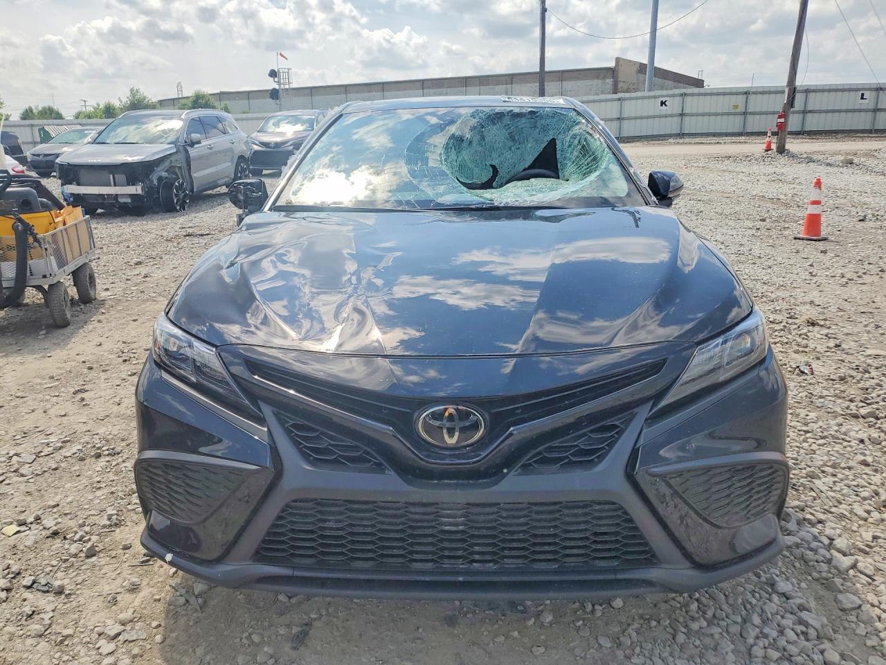 2024 TOYOTA CAMRY SE photo 9