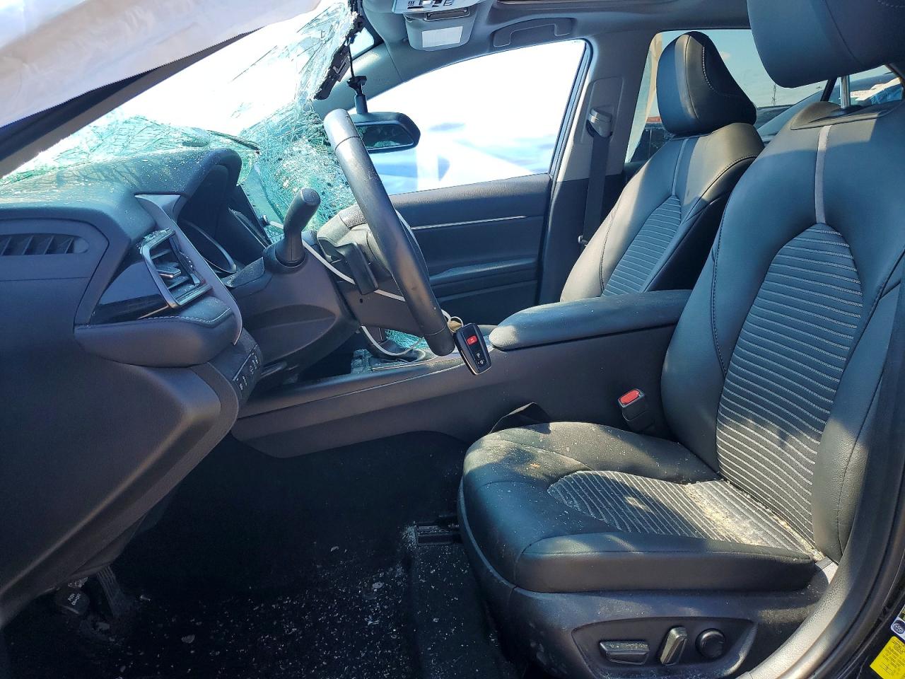 2024 TOYOTA CAMRY SE photo 13