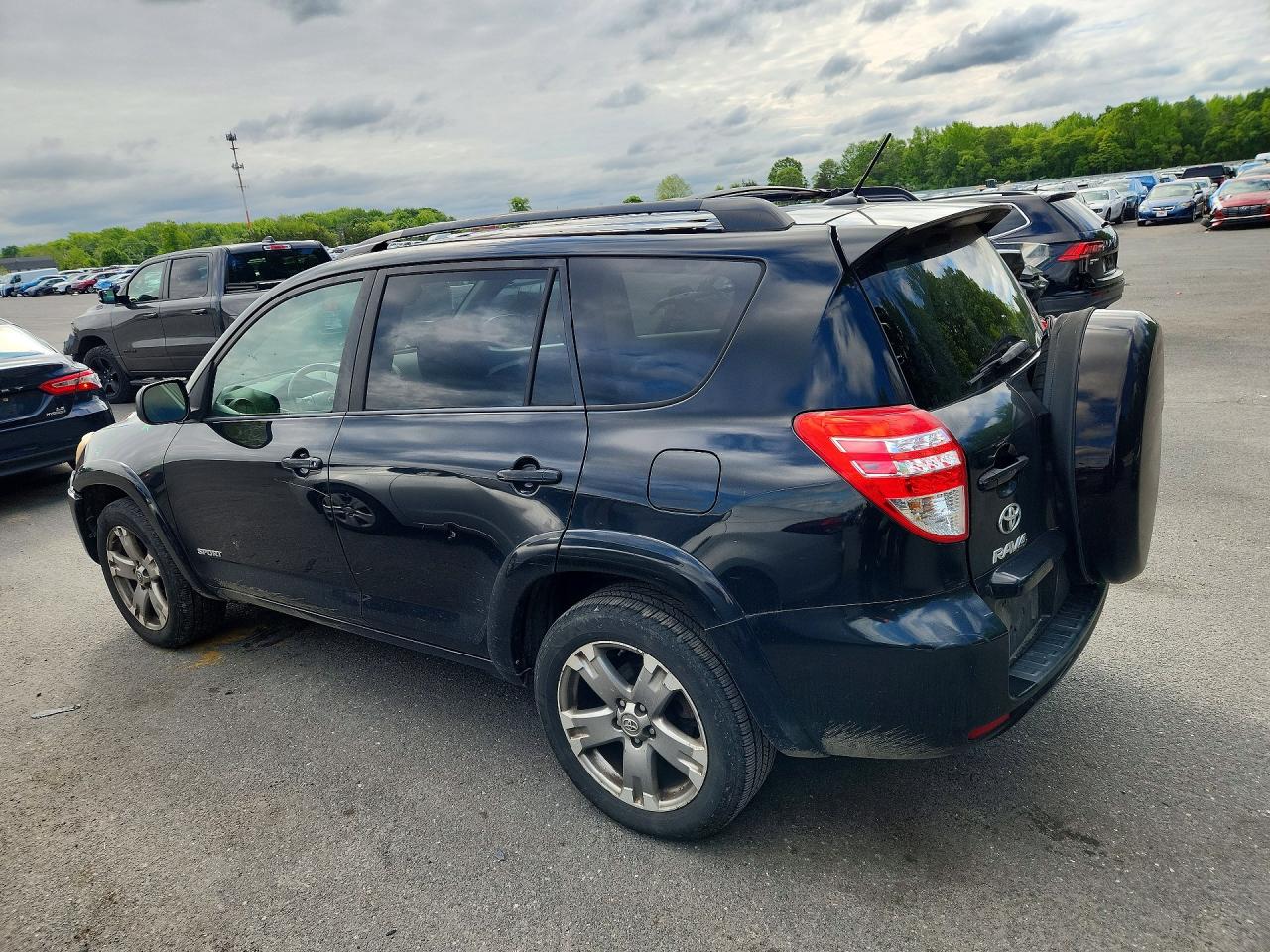2011 TOYOTA RAV4 SPORT photo 3