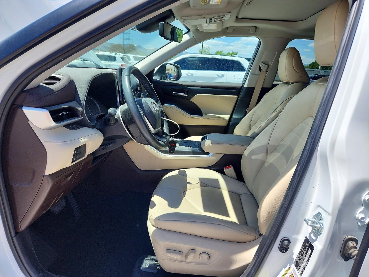 2022 TOYOTA HIGHLANDER HYBRID XLE photo 19