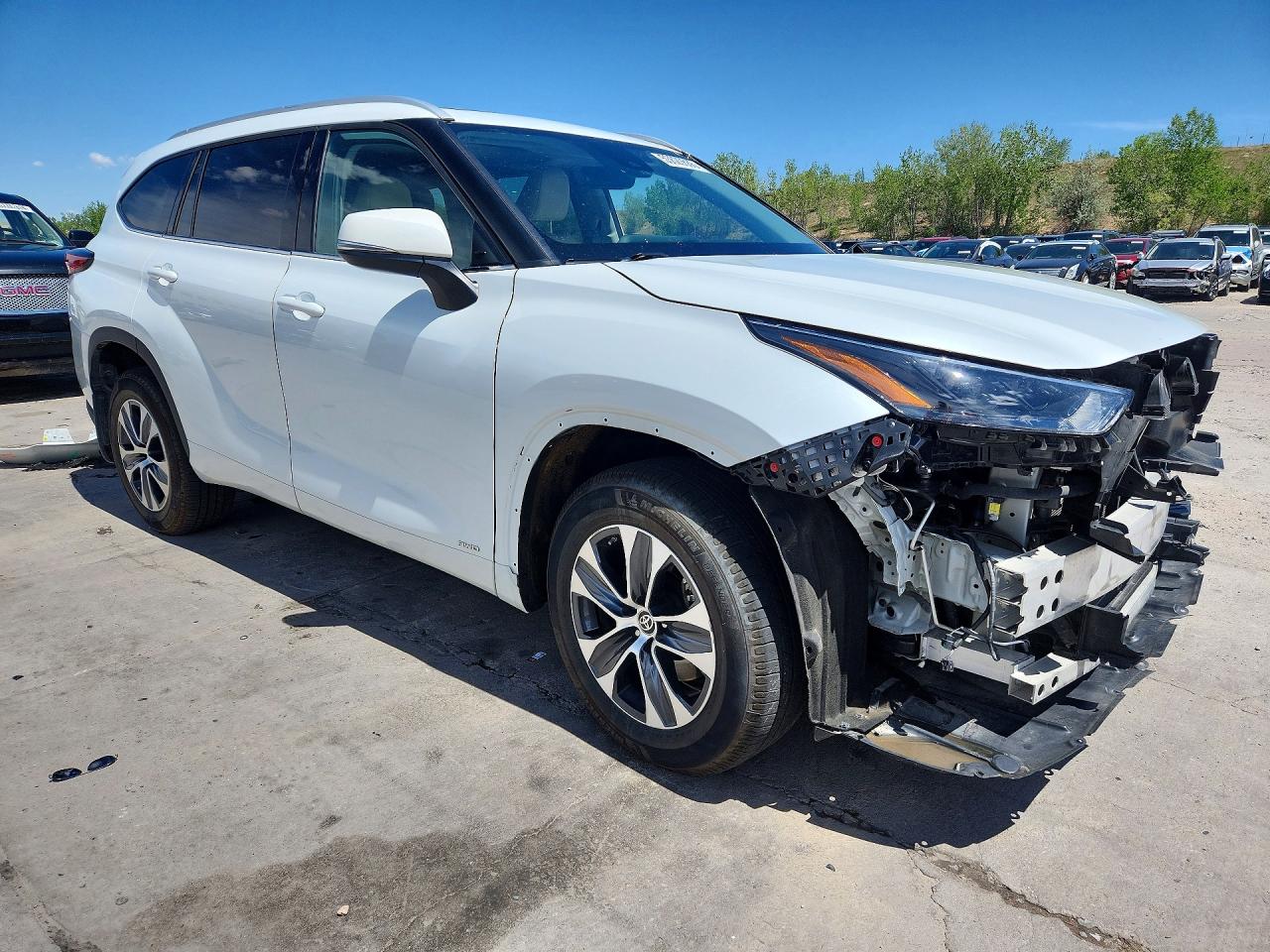 2022 TOYOTA HIGHLANDER HYBRID XLE photo 10