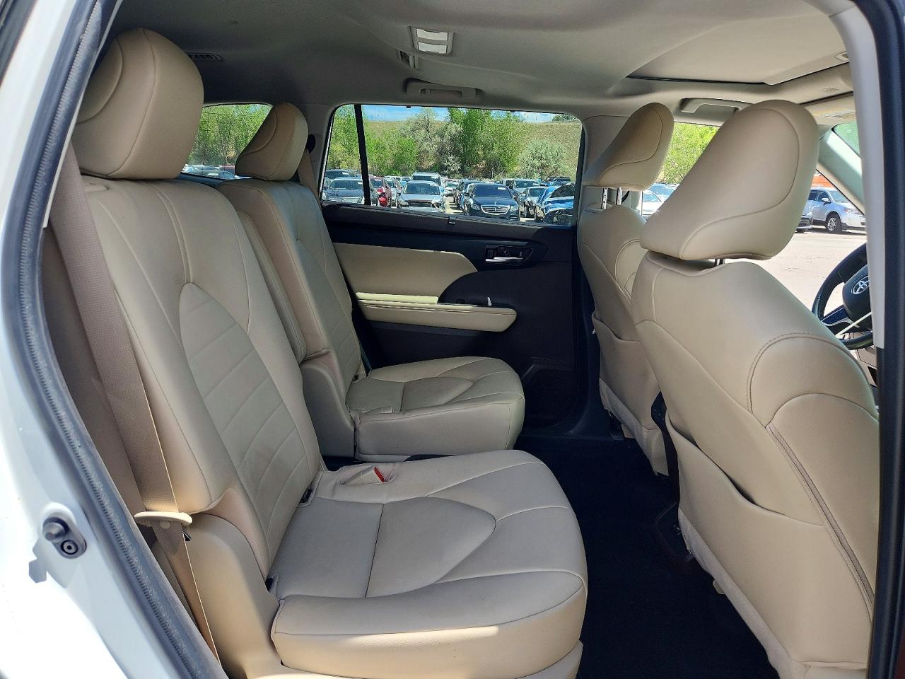 2022 TOYOTA HIGHLANDER HYBRID XLE photo 31