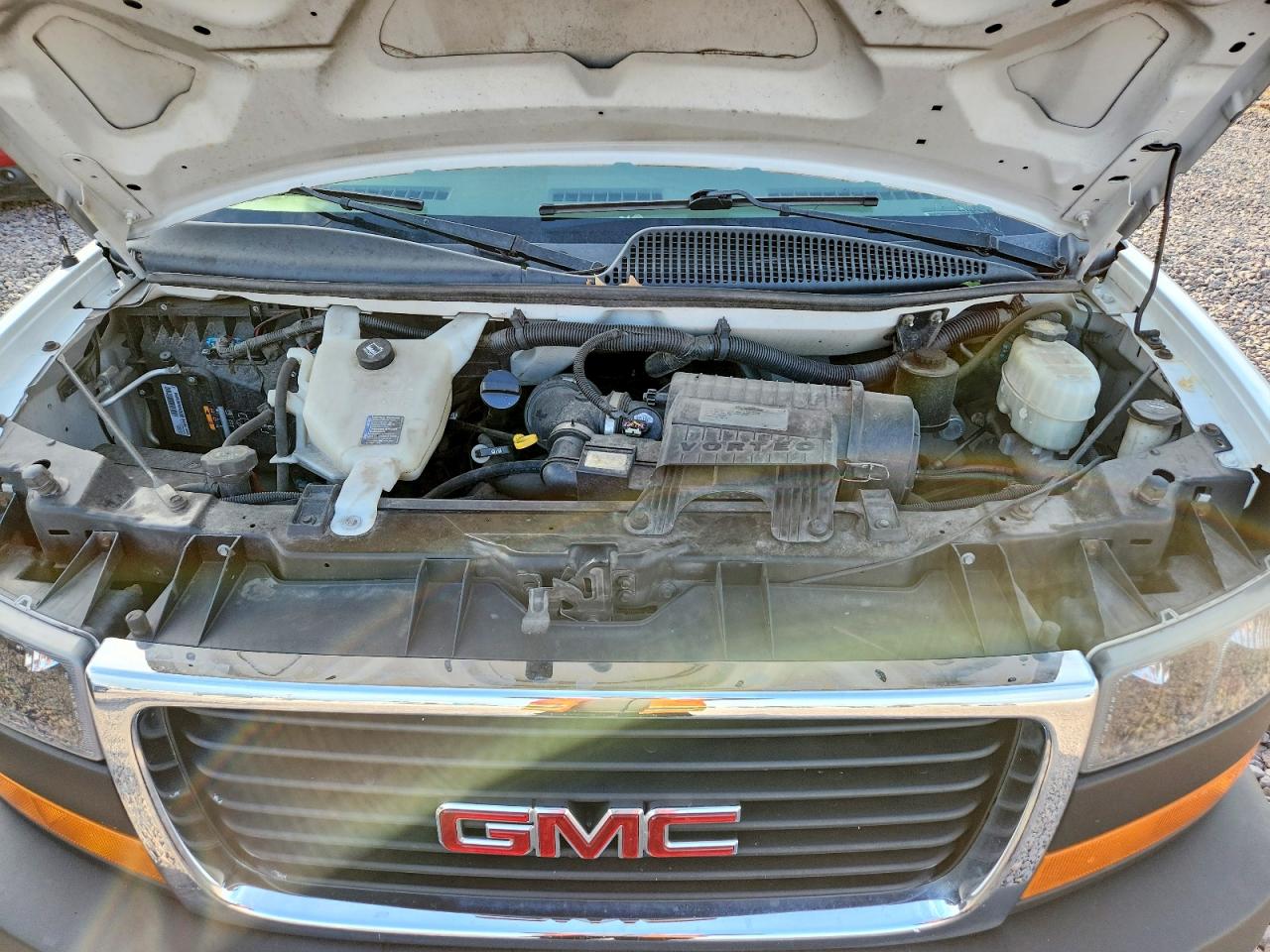 2015 GMC SAVANA G2500 photo 34
