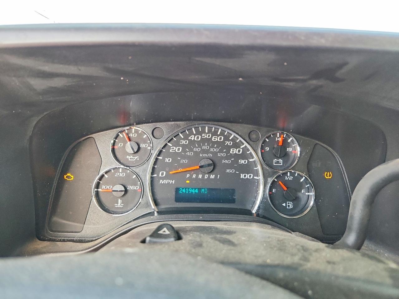 2015 GMC SAVANA G2500 photo 25